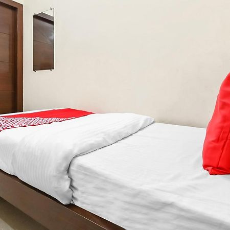 Oyo 49672 Hotel Galaxy Moradabad Eksteriør bilde