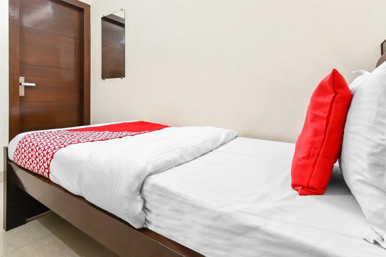 Oyo 49672 Hotel Galaxy Moradabad Eksteriør bilde