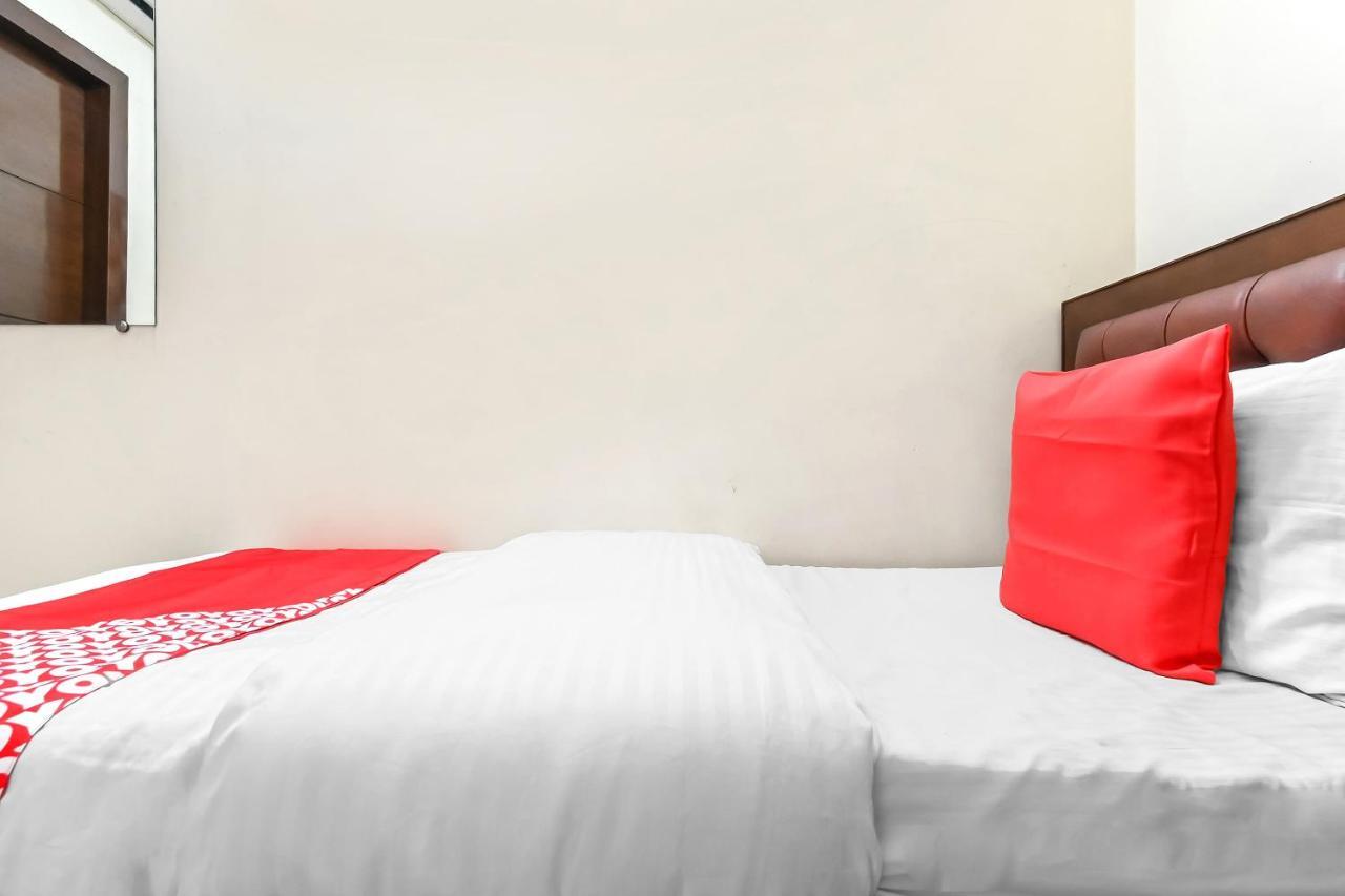 Oyo 49672 Hotel Galaxy Moradabad Eksteriør bilde