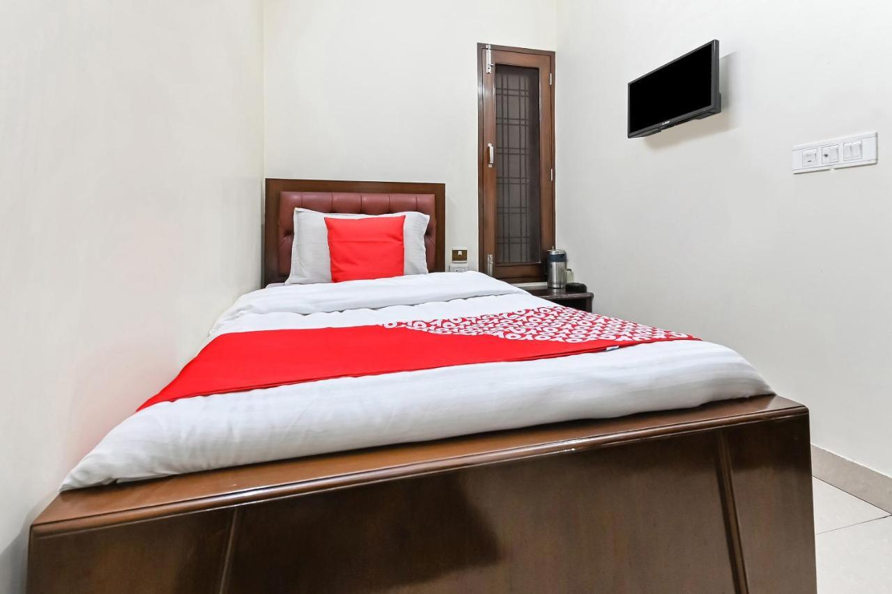 Oyo 49672 Hotel Galaxy Moradabad Eksteriør bilde