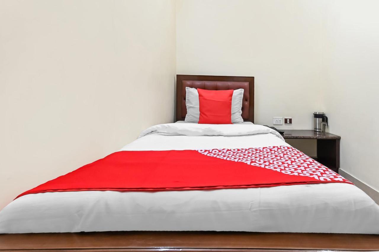 Oyo 49672 Hotel Galaxy Moradabad Eksteriør bilde