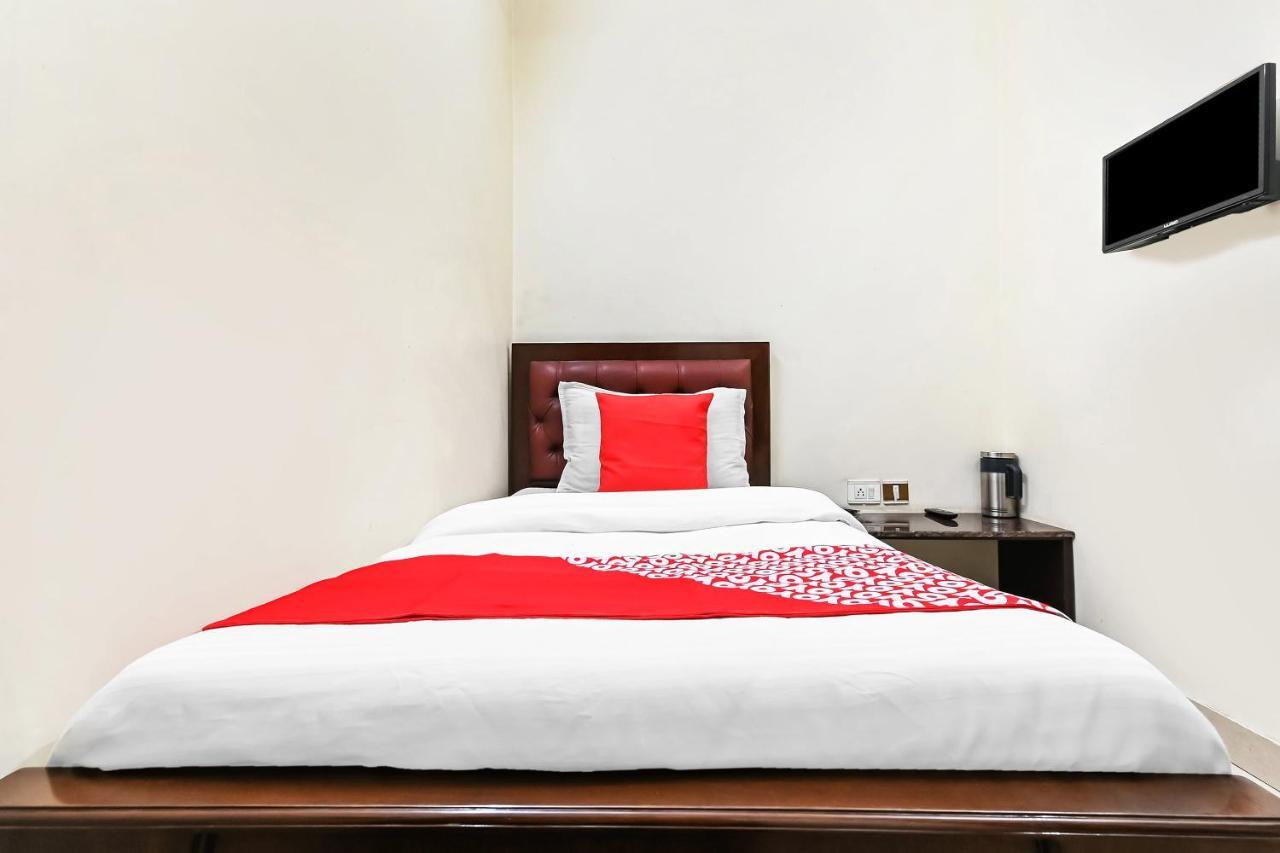 Oyo 49672 Hotel Galaxy Moradabad Eksteriør bilde